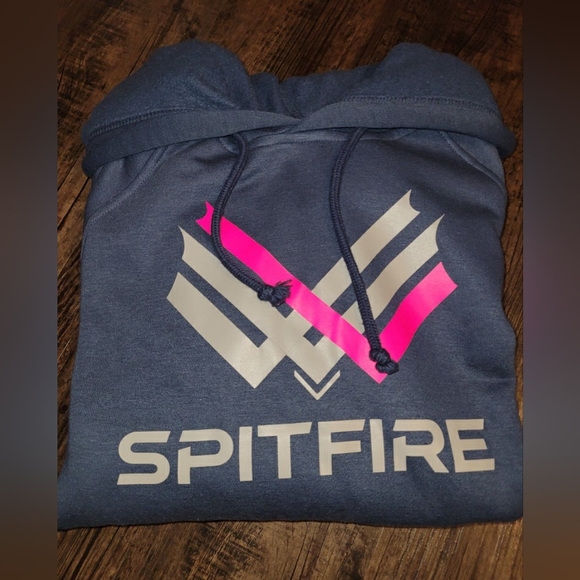 Clothing brand is called spitfire - Picture 6 of 13